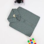 ⁦قميص قبة منقط للأطفال لون زيتي⁩ - الصورة ⁦2⁩