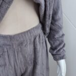 ⁦بجامة فرو بأكمام طويلة مخطط طولي للنساء لون سكني⁩ - الصورة ⁦8⁩