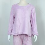 ⁦بجامة فرو بأكمام طويلة مخطط طولي للنساء لون بنفسجي⁩ - الصورة ⁦2⁩