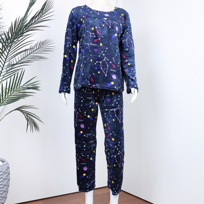 1033752837_67dc6f30ba22b بجامة فرو بأكمام طويلة بتصميم رسوم الفضاء للنساء لون كحلي - الصورة 1