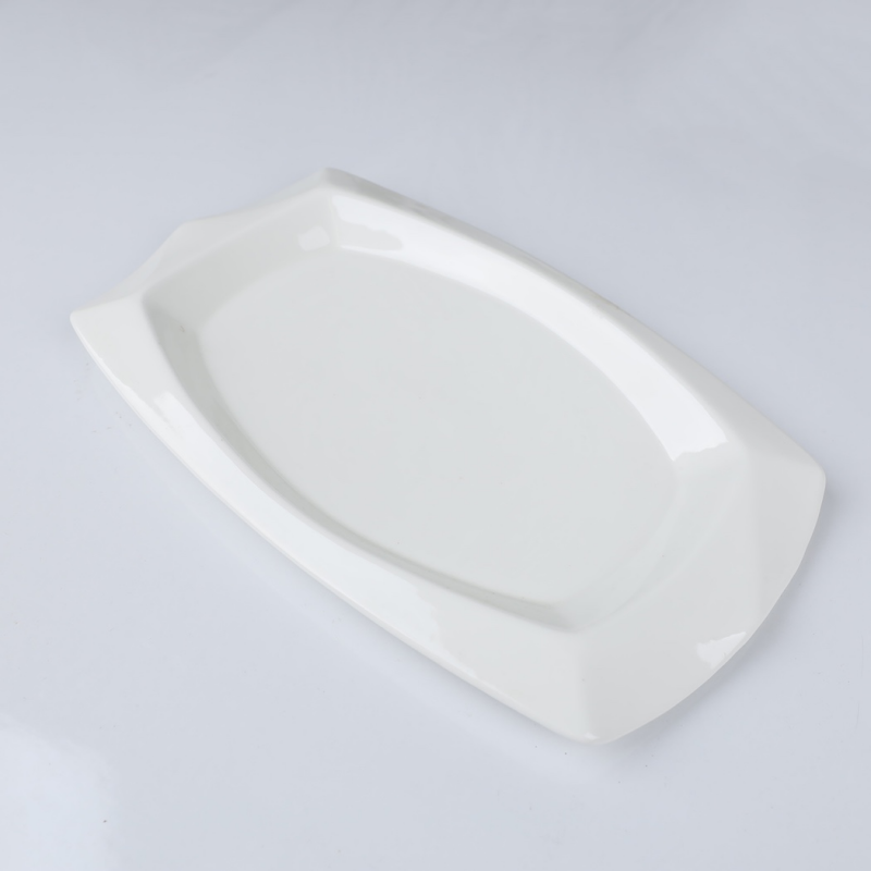 ⁦صحن بورسلان بتصميم شبه مستطيل حجم 30×18 سم لون أبيض⁩ - الصورة ⁦1⁩
