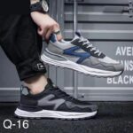 حذاء رياضي للرجال لون رمادي وكحلي