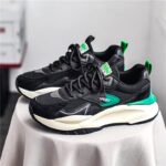 ⁦حذاء رياضي للرجال لون أسود وأخضر ونعل أبيض⁩ - الصورة ⁦4⁩