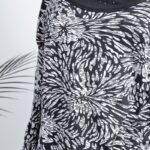 ⁦بجامة بأكمام طويلة بتصميم لون أسود وأبيض⁩ - الصورة ⁦4⁩