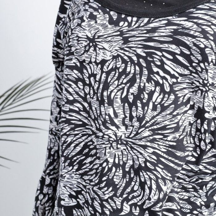 ⁦بجامة بأكمام طويلة بتصميم لون أسود وأبيض⁩ - الصورة ⁦4⁩