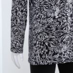 ⁦بجامة بأكمام طويلة بتصميم لون أسود وأبيض⁩ - الصورة ⁦5⁩