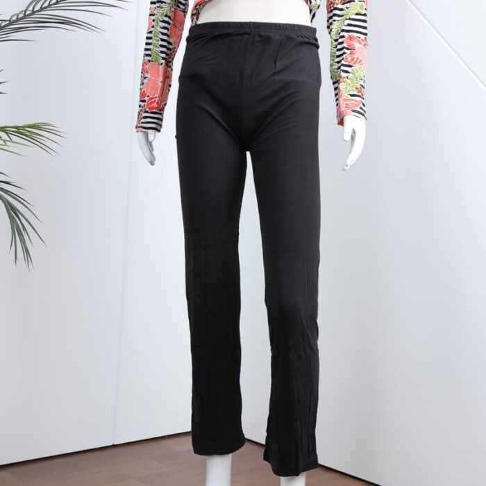 ⁦بجامة بأكمام طويلة بتصميم نقشة مغربية ورد مخطط عرضي لون برتقالي وأسود⁩ - الصورة ⁦7⁩