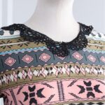 ⁦بجامة بأكمام طويلة بتصميم نقشة مغربية للنساء لون زهري فاتح وأسود⁩ - الصورة ⁦7⁩