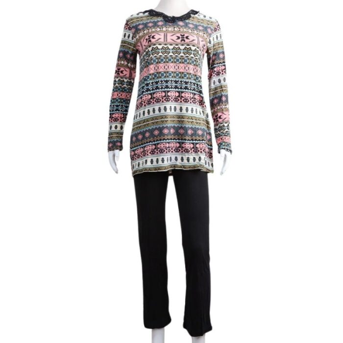 ⁦بجامة بأكمام طويلة بتصميم نقشة مغربية للنساء لون زهري فاتح وأسود⁩ - الصورة ⁦9⁩