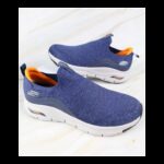 ⁦Skechers Men's Arch Fit - Ascension Shoes - حذاء سكيتشرز ارتش فيت- اسكينشن للرجال لون كحلي ونعل أبيض⁩ - الصورة ⁦8⁩