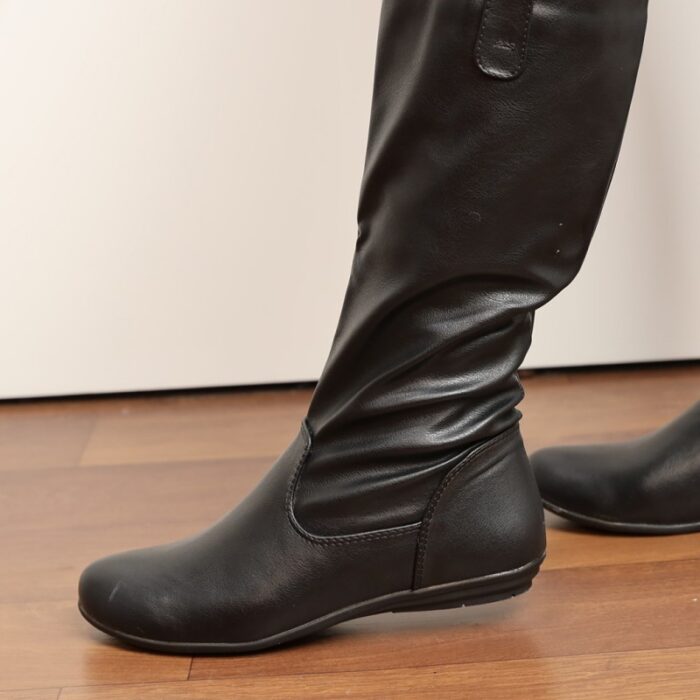 ⁦جزمة جلد ساق طويل للنساء لون أسود⁩ - الصورة ⁦9⁩