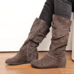 جزمة مخمل ساق طويل للنساء لون رمادي