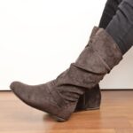 ⁦جزمة مخمل ساق طويل للنساء لون رمادي⁩ - الصورة ⁦4⁩