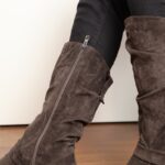 ⁦جزمة مخمل ساق طويل للنساء لون رمادي⁩ - الصورة ⁦11⁩