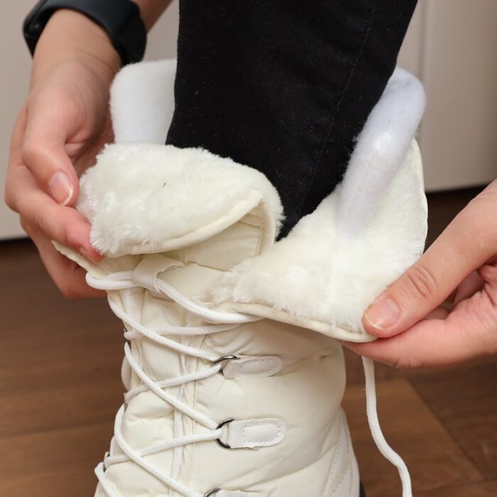 ⁦جزمة ساق  متوسط الطول للنساء لون أبيض⁩ - الصورة ⁦18⁩