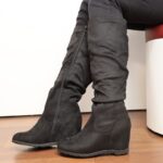 ⁦جزمة مخمل ساق طويل للنساء لون أسود⁩ - الصورة ⁦3⁩