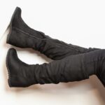 ⁦جزمة مخمل ساق طويل للنساء لون أسود⁩ - الصورة ⁦7⁩