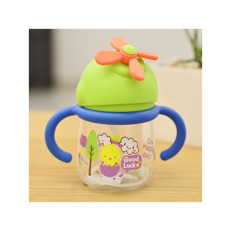 ⁦كأس بلاستيك مع مصاصة بتصميم Good Luck بمقابض أزرق سعة 260 مل⁩ - الصورة ⁦1⁩