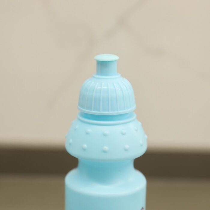 ⁦مطرة بلاستيك سعة 200 مل لون أزرق⁩ - الصورة ⁦2⁩