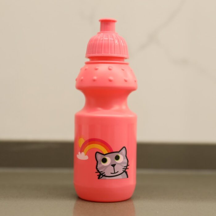 ⁦مطرة بلاستيك سعة 200 مل لون زهري⁩ - الصورة ⁦2⁩