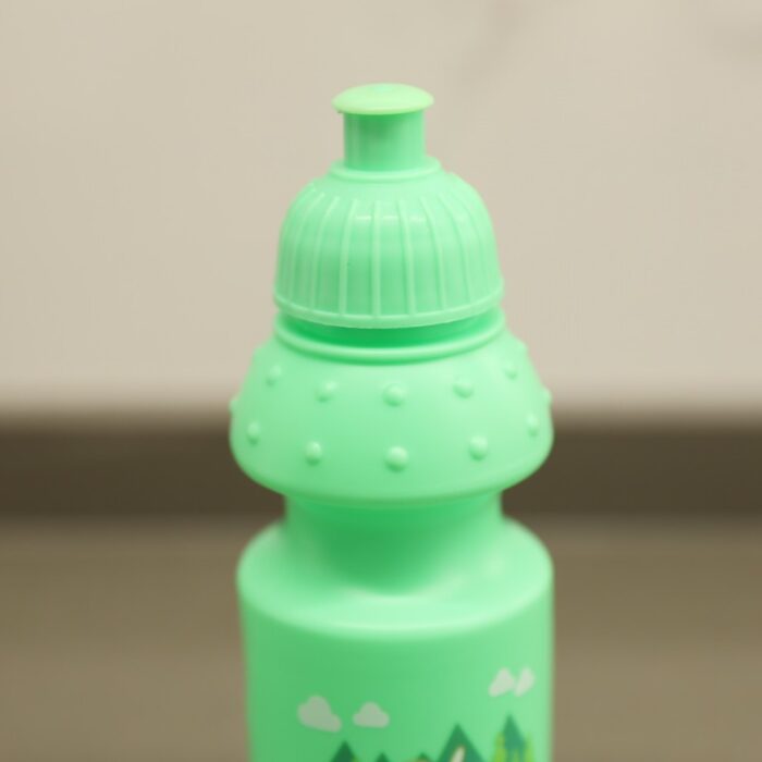 ⁦مطرة بلاستيك سعة 200 مل لون أخضر⁩ - الصورة ⁦2⁩