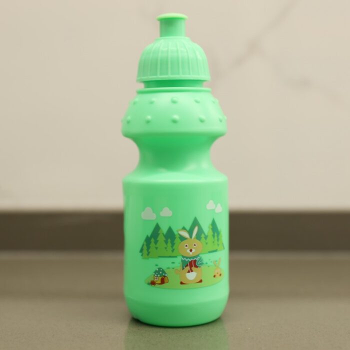 ⁦مطرة بلاستيك سعة 200 مل لون أخضر⁩ - الصورة ⁦3⁩