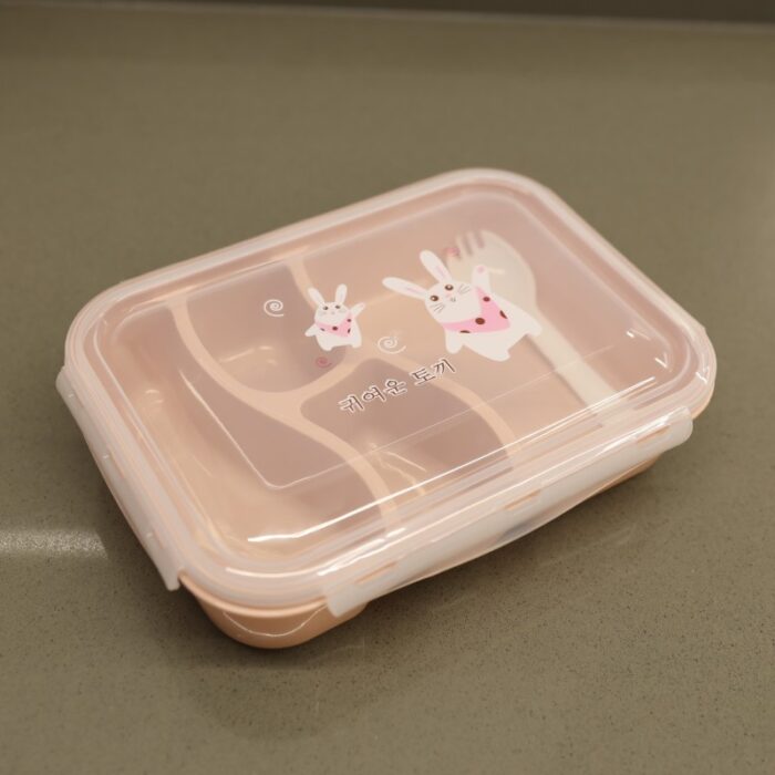 1033753150_67dc7185d7927 لانش بوكس بلاستيك مع ملعقة حجم 24×18 سم لون زهري - الصورة 1