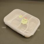 ⁦لانش بوكس بلاستيك مع ملعقة حجم 24×18 سم لون بيج⁩ - الصورة ⁦3⁩