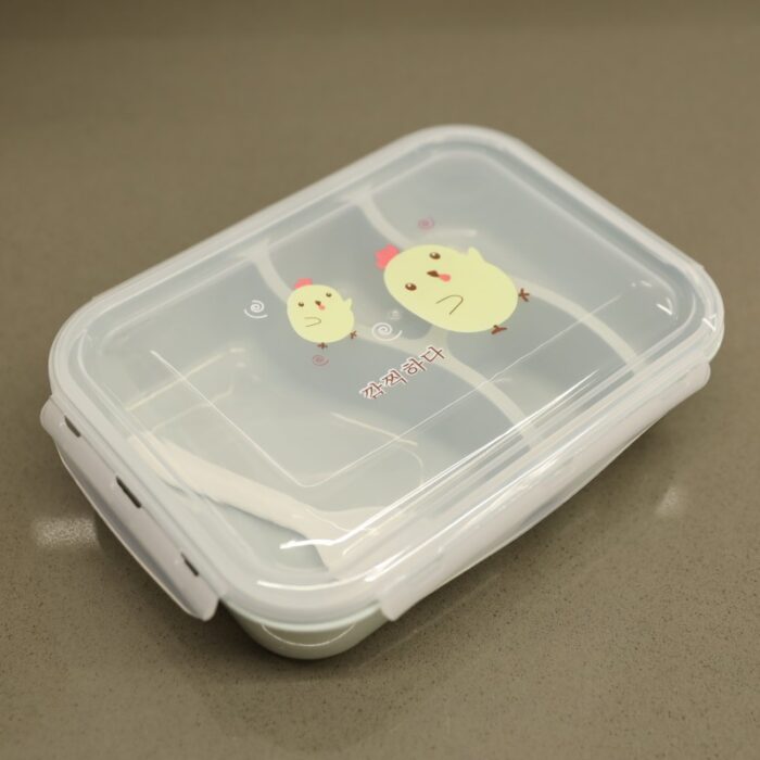 1033753152_67dc718c4ca38 لانش بوكس بلاستيك مع ملعقة حجم 24×18 سم لون أخضر - الصورة 1