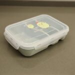 ⁦لانش بوكس بلاستيك مع ملعقة حجم 24×18 سم لون أخضر⁩ - الصورة ⁦2⁩