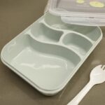 ⁦لانش بوكس بلاستيك مع ملعقة حجم 24×18 سم لون أخضر⁩ - الصورة ⁦8⁩