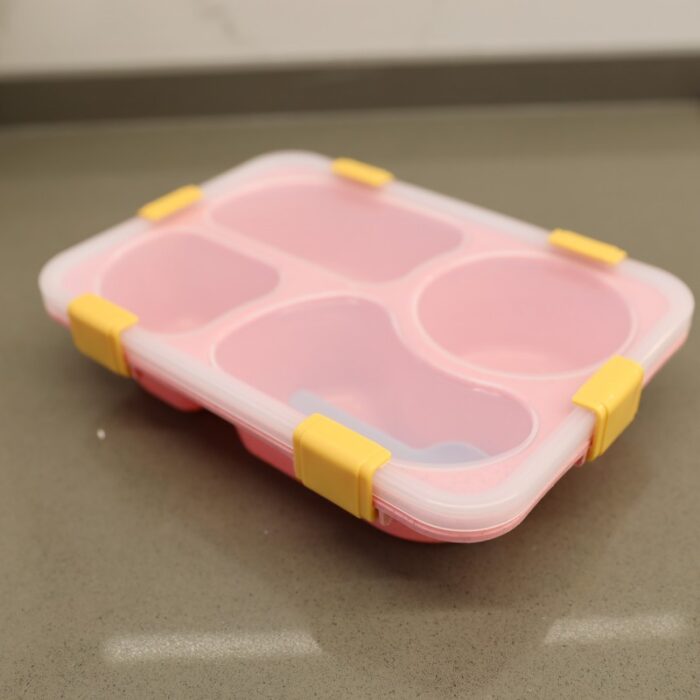 ⁦لانش بوكس بلاستيك مع ملعقة حجم 23.5×17.5 سم لون زهري⁩ - الصورة ⁦4⁩