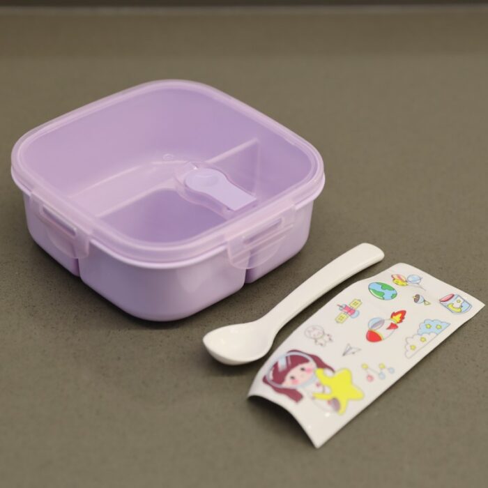 ⁦لانش بوكس بلاستيك مع ملعقة بتصميم مربع حجم 14.5×14.5 سم لون بنفسجي⁩ - الصورة ⁦2⁩