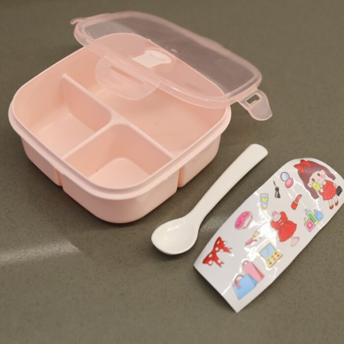 ⁦لانش بوكس بلاستيك مع ملعقة بتصميم مربع حجم 14.5×14.5 سم لون زهري⁩ - الصورة ⁦9⁩