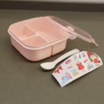 ⁦لانش بوكس بلاستيك مع ملعقة بتصميم مربع حجم 14.5×14.5 سم لون زهري⁩ - الصورة ⁦12⁩