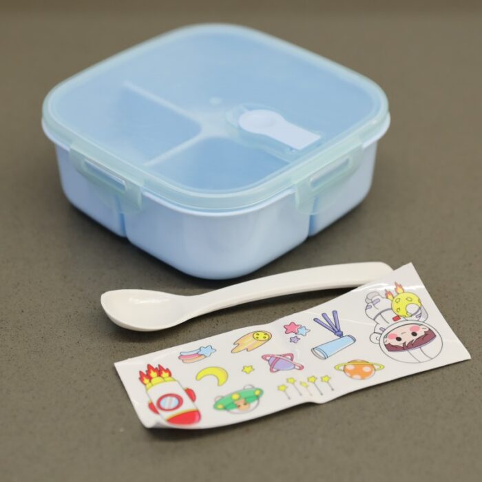 ⁦لانش بوكس بلاستيك مع ملعقة بتصميم مربع حجم 14.5×14.5 سم لون أزرق⁩ - الصورة ⁦6⁩