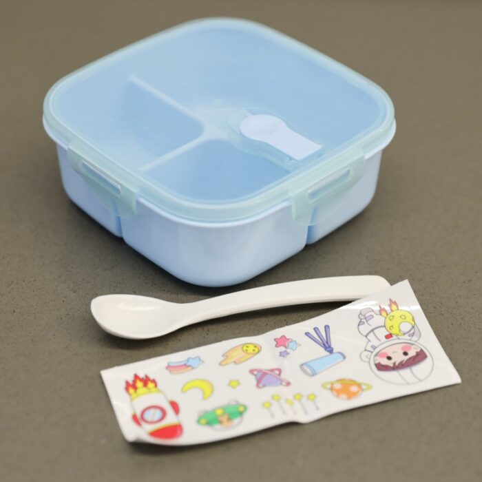 ⁦لانش بوكس بلاستيك مع ملعقة بتصميم مربع حجم 14.5×14.5 سم لون أزرق⁩ - الصورة ⁦7⁩