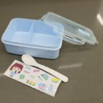 لانش بوكس بلاستيك مع ملعقة حجم 16.5×11 سم لون أزرق