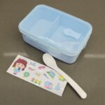⁦لانش بوكس بلاستيك مع ملعقة حجم 16.5×11 سم لون أزرق⁩ - الصورة ⁦2⁩
