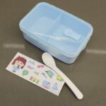 ⁦لانش بوكس بلاستيك مع ملعقة حجم 16.5×11 سم لون أزرق⁩ - الصورة ⁦3⁩