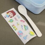 ⁦لانش بوكس بلاستيك مع ملعقة حجم 16.5×11 سم لون أزرق⁩ - الصورة ⁦5⁩