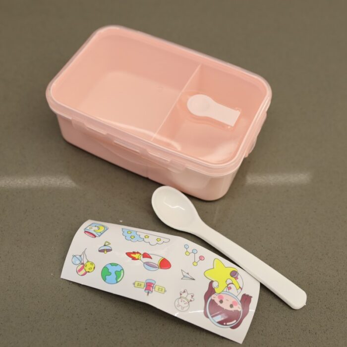 ⁦لانش بوكس بلاستيك مع ملعقة حجم 16.5×11 سم لون زهري⁩ - الصورة ⁦3⁩