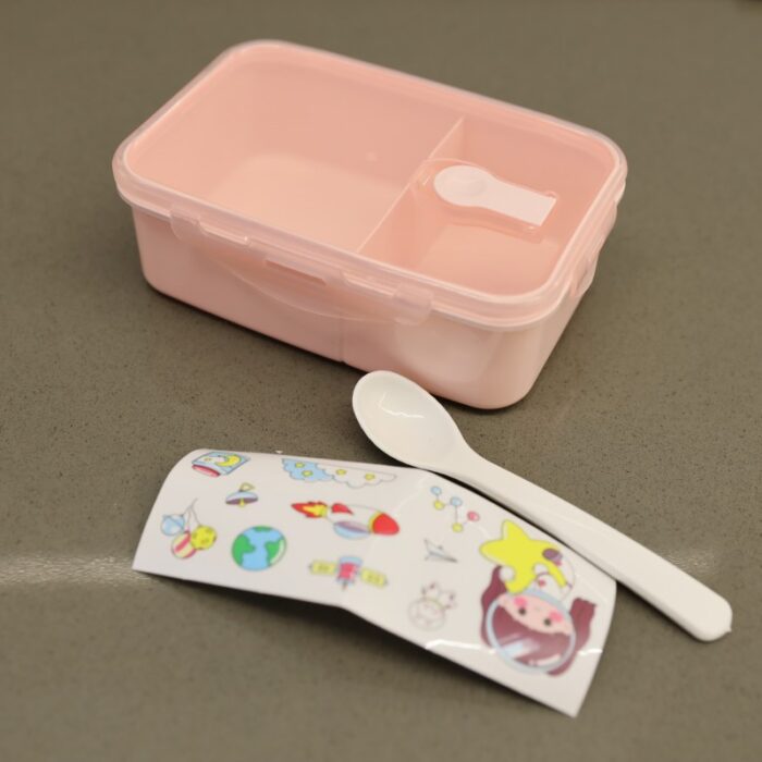 ⁦لانش بوكس بلاستيك مع ملعقة حجم 16.5×11 سم لون زهري⁩ - الصورة ⁦4⁩
