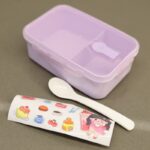 ⁦لانش بوكس بلاستيك مع ملعقة حجم 16.5×11 سم لون بنفسجي⁩ - الصورة ⁦6⁩