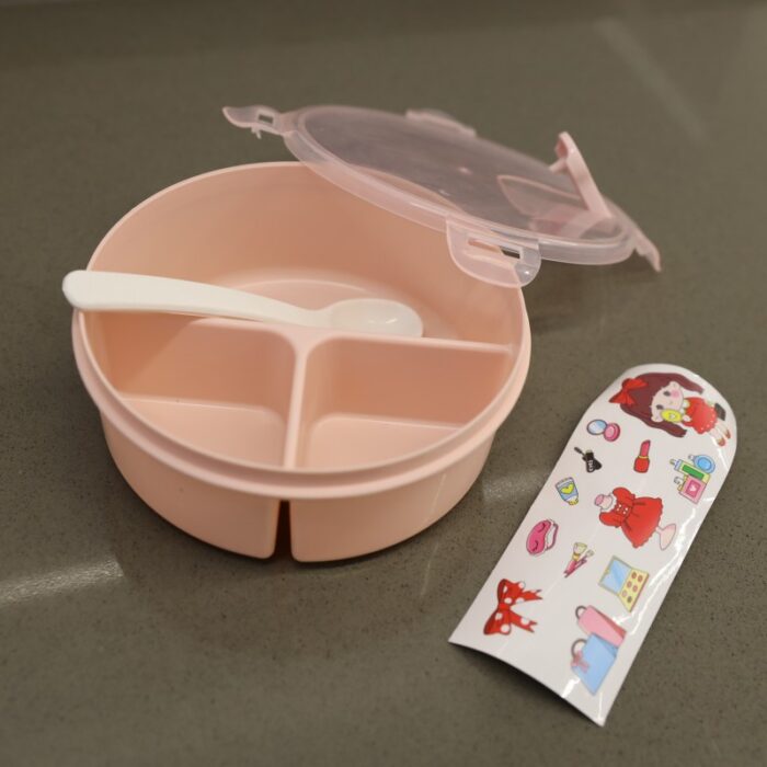 ⁦لانش بوكس بلاستيك مع ملعقة بتصميم دائري قطر 15 سم لون زهري⁩ - الصورة ⁦3⁩