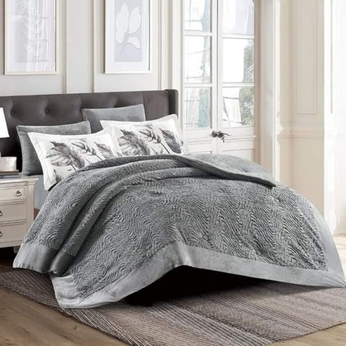 1033753202_67dc71cc5cb4e طقم لحاف شتوي (6 قطع) بالحجم المجوز موديل أبيل ABIL-04 لون رمادي - الصورة 1