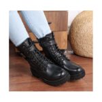 بسطار للنساء لون أسود من Sami Boutique