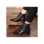 جزمة مع كعب للنساء لون أسود من Sami Boutique