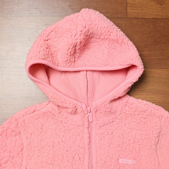 ⁦سترة فرو للأطفال لون زهري⁩ - الصورة ⁦3⁩