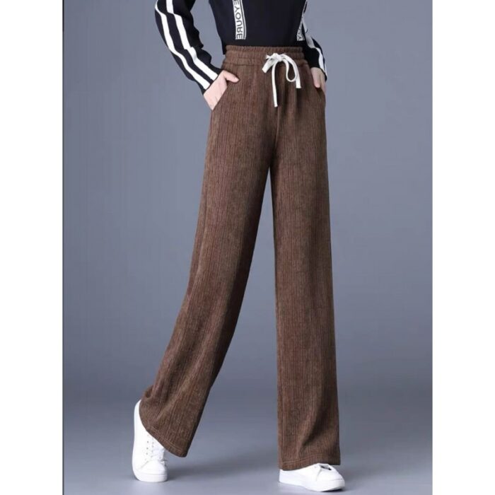 1033753639_67dc750279867 بنطلون مخمل بتصميم أرجل واسعة للنساء لون بني - الصورة 1